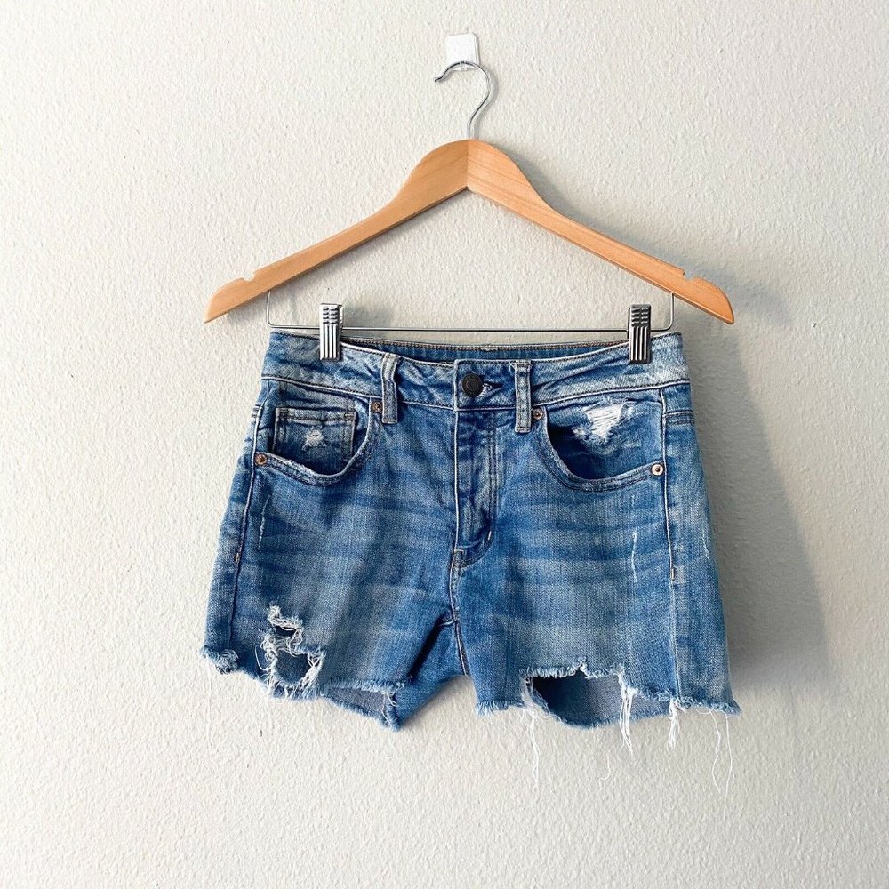 American Eagle Med Wash Frayed Hem Shorts Size 2 - Picture 2 of 7